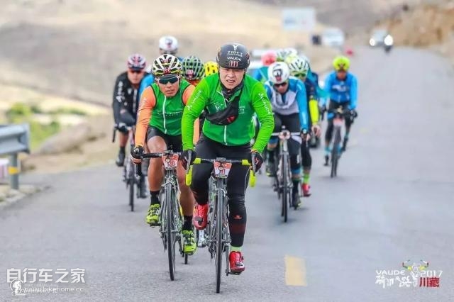 英雄莫问出处下一句,英雄莫问出处莫欺少年穷