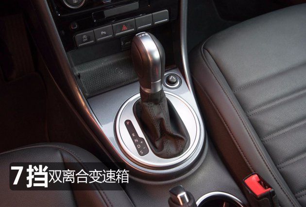 大众甲壳虫2018纵乐版,甲壳虫路上回头率