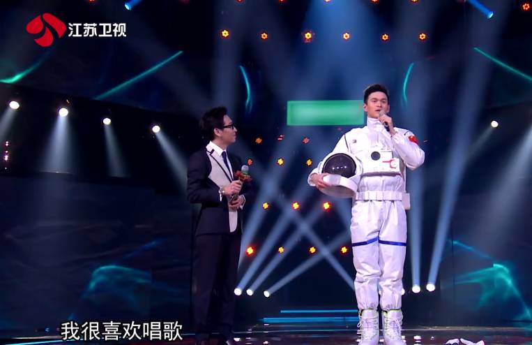 张杰鹿晗真心英雄,张杰篮球场踢足球