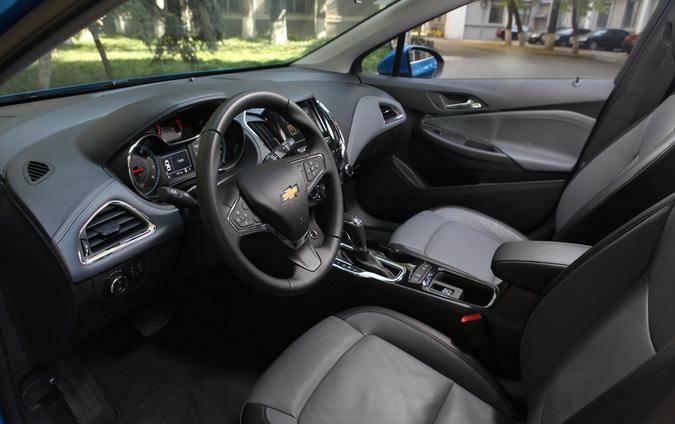 科鲁兹和福克斯,福克斯和昂克赛拉的空间哪个大