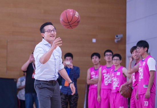 “马云背后的男人”出手NBA，林书豪从此有了华人老板