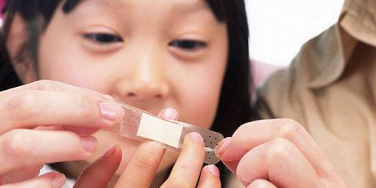 一张创可贴,一般创可贴贴多久伤口会完全好