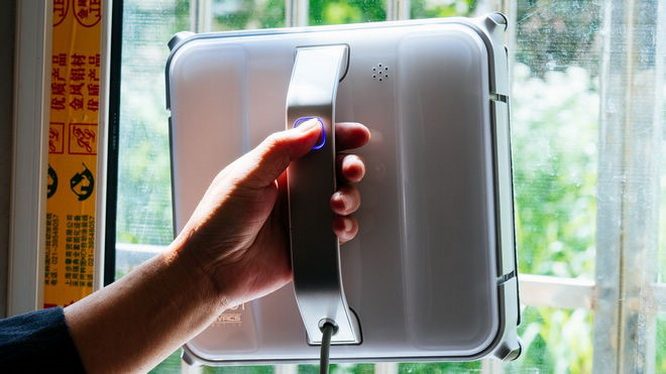 擦窗游戏两不误是因为有科沃斯W850窗宝