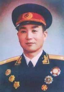 请记住这美好的时光,请记住这些闪亮的名字