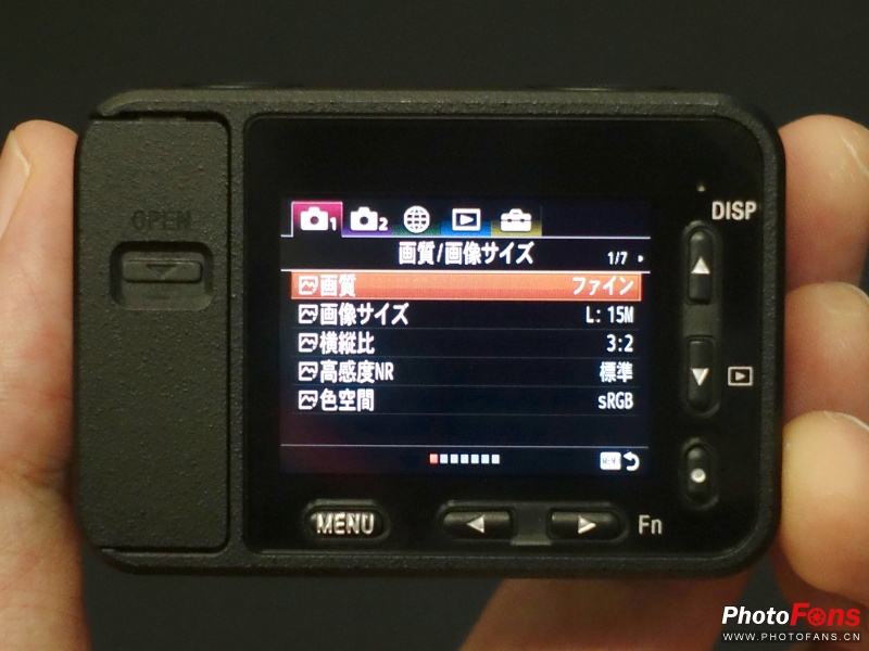 索尼rx100m2黑卡相机评测,索尼黑卡rx0深度评测