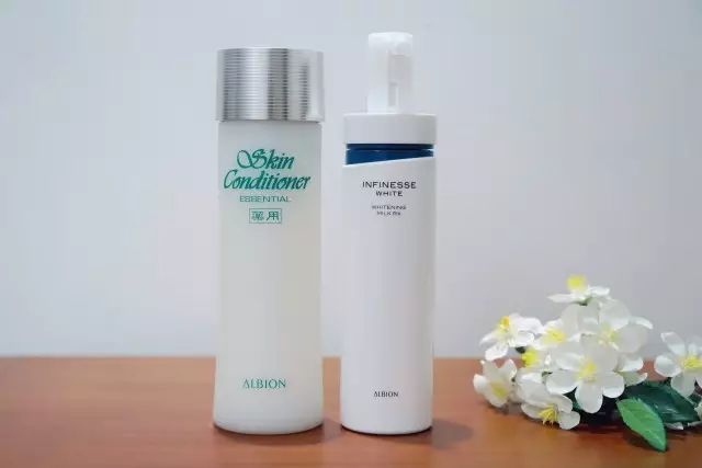 你过来我给你说一个秘密图片,你过来我告诉你一个秘密表情包