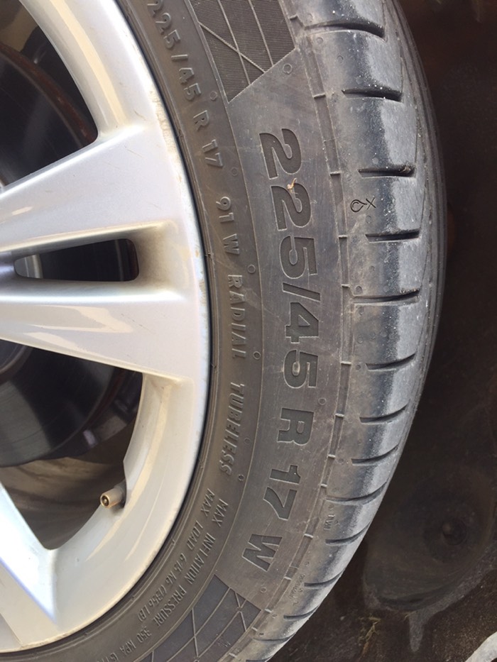 宝马118i几缸发动机,宝马1系118试驾视频