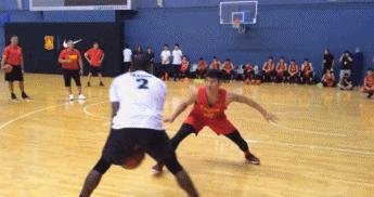 欧文面对顶级防守,欧文跟国青小将单挑