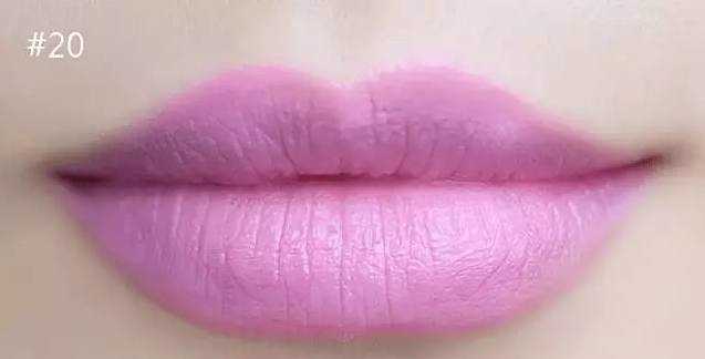 李一桐涂偏黑口红,李一桐唇纹