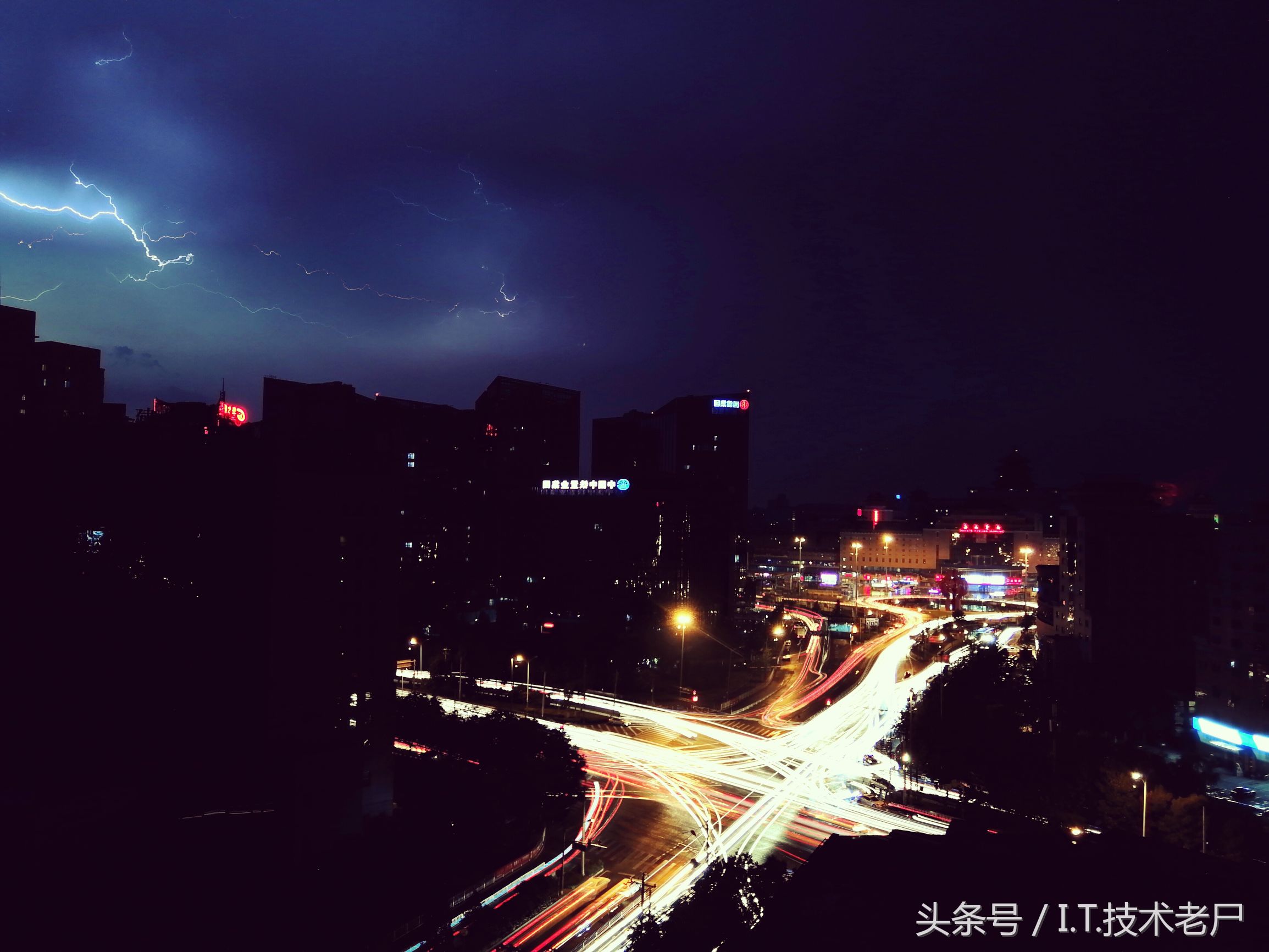 什么样的相机才能拍到闪电,拍摄闪电的正确方法