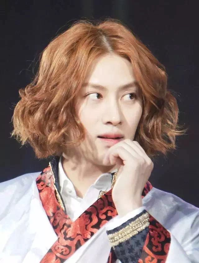 中分适合短脸吗,为什么中分反而显脸大