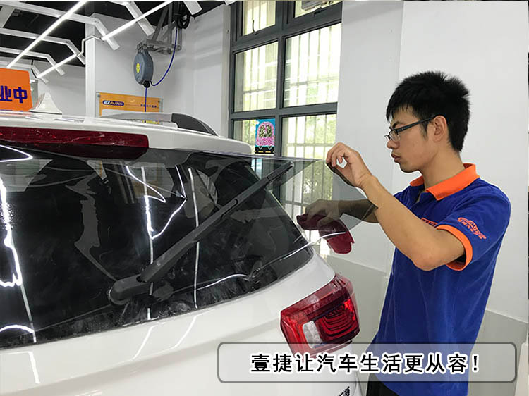 贴膜贵还是喷漆贵,汽车价格昂贵