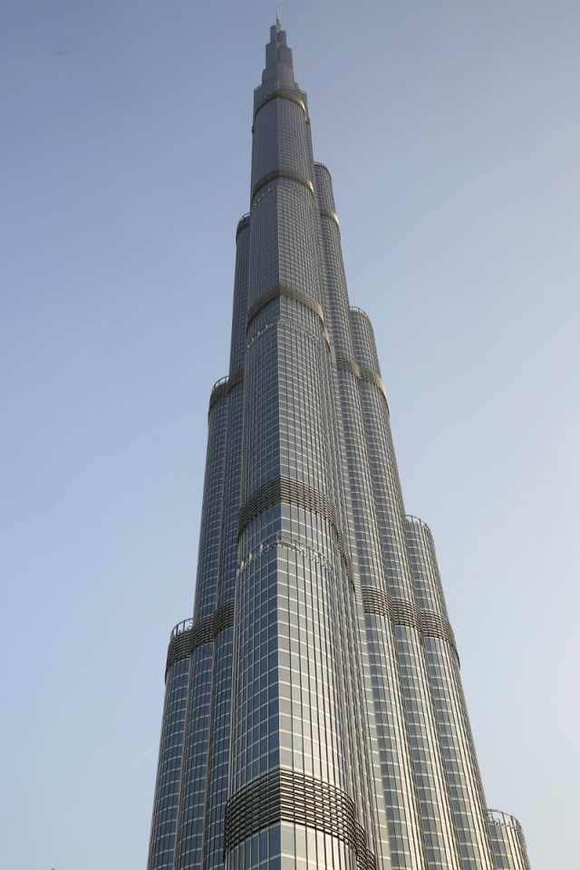 迪拜,一边是黄金,一边是黄土