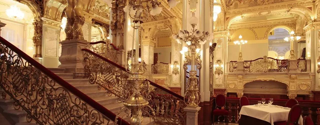 孙杨夺冠视频布达佩斯,孙杨现在还是保持着几个世界纪录