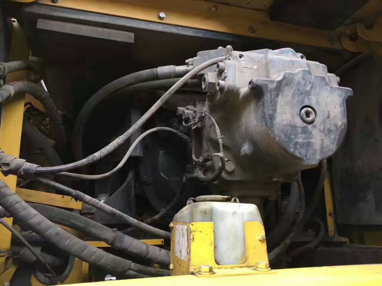 二手挖掘机现场实拍,二手挖掘机直击现场