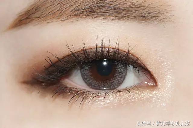 编发教程自己也可以扎鱼尾辫哦,编头发简单又好看鱼尾辫