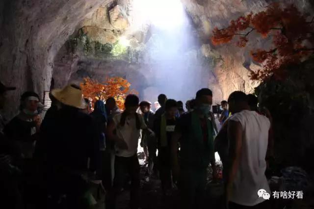 拍戏40度高温穿厚衣服,横店40度拍戏现场