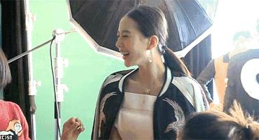 原来刘诗诗就是用了这些化妆品才让痘痘和闭口消失的？