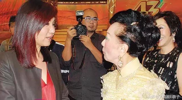 涔愭槗鐜叉浘鍔辩弽涓や汉璋佸彛纰戝ソ,涔愭槗鐜叉浘鍔辩弽tvb灞卞ご鏂囧寲