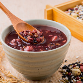 二伏天用艾叶泡脚有哪些好处,大伏天艾叶可以天天泡脚吗