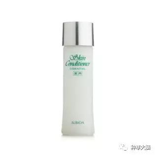 含有酒精的护肤品会马上挥发掉吗,护肤品含有酒精会怎样