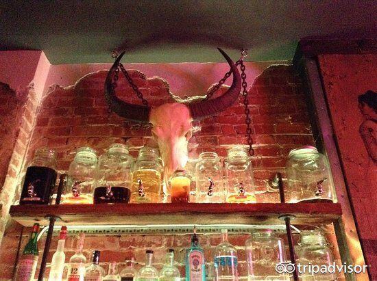 这部堪比英国《西游记》的小说流行20年,14个骨灰级粉丝的打卡地,你懂得!