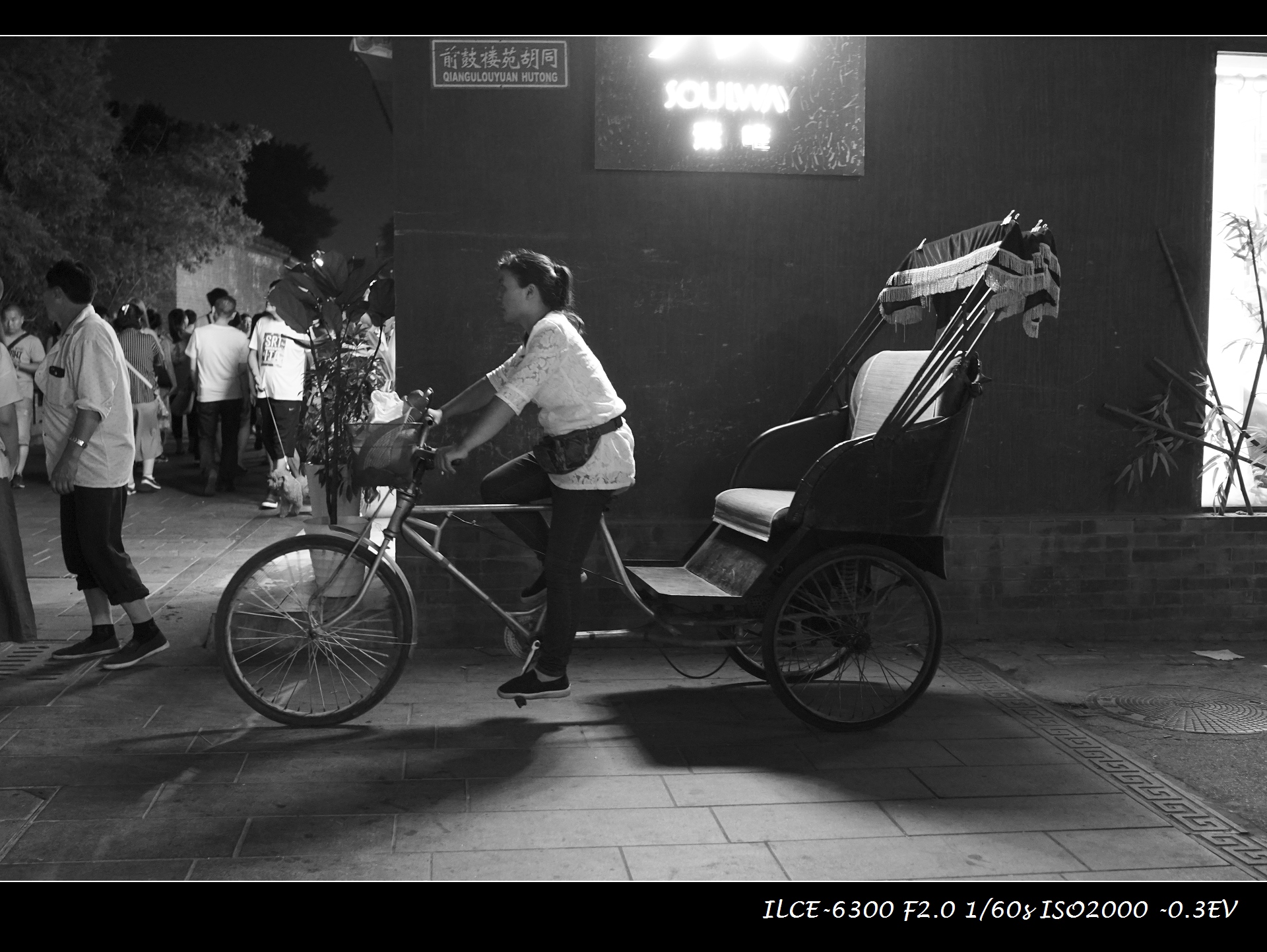 索尼微单a6000和a6300,索尼a6300微单摄影入门教程