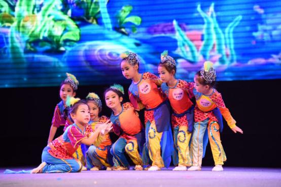 棣ㄦ湀涔嬫槦灏戝効鑸炶箞鍔犵洘,棣ㄦ湀涔嬫槦灏戝効琛楄垶鍩硅鏀惰垂