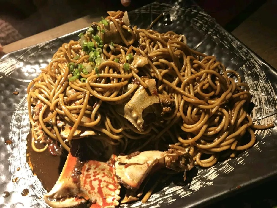 90后开一家美食小店,开一家海鲜自助餐厅一年赚多少钱