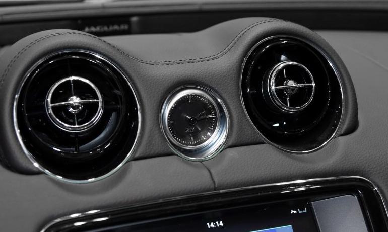 捷豹xjl四驱全景商务版落地多少钱,一步到位买suv