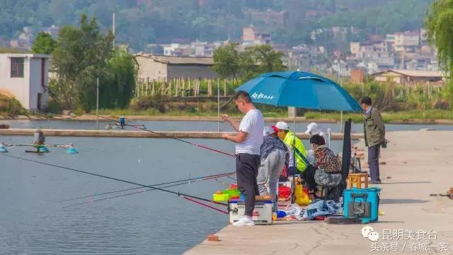 隐藏在昆明村庄里的3家烤羊店，老司机用3个月才找到的
