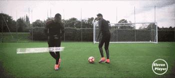 教你一些足球的技术立马变大神,足球技巧凌空