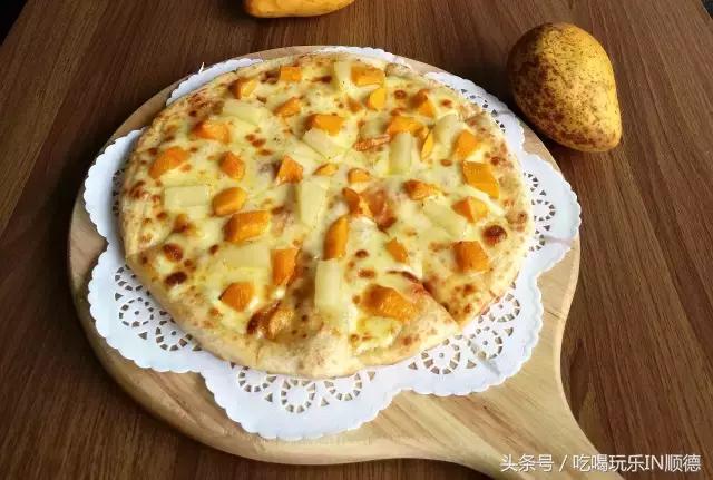 汪涵吴秀波关之琳宋茜刷爆票圈时，这个镶金边的pizza却火了