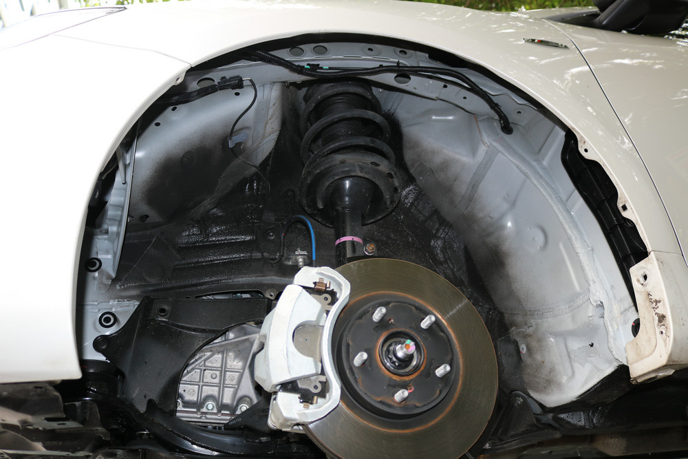 如何选择适合的汽车底盘装甲,底盘装甲和底盘装甲哪个好