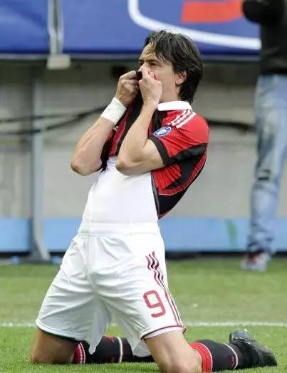 球员时代的你退役了,足坛再无因扎吉,禁区之王44岁生日快乐!