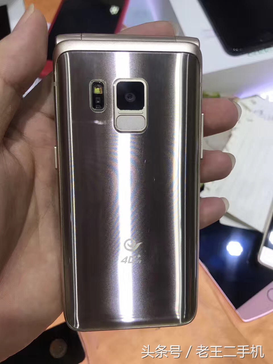 三星翻盖二手手机清仓处理便宜,二手三星手机值得入手吗