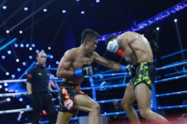 一龙被西提猜ko的比赛视频,一龙ko欧洲冠军完整视频