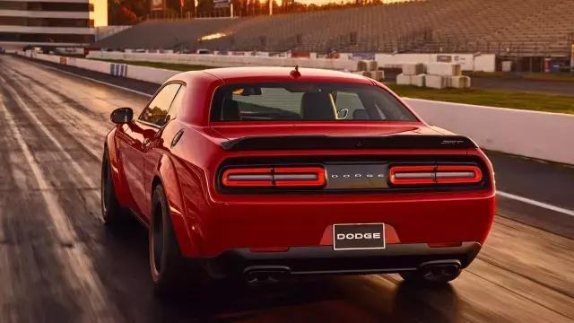 道奇的挑战者除了地狱猫，还有一台叫恶魔的