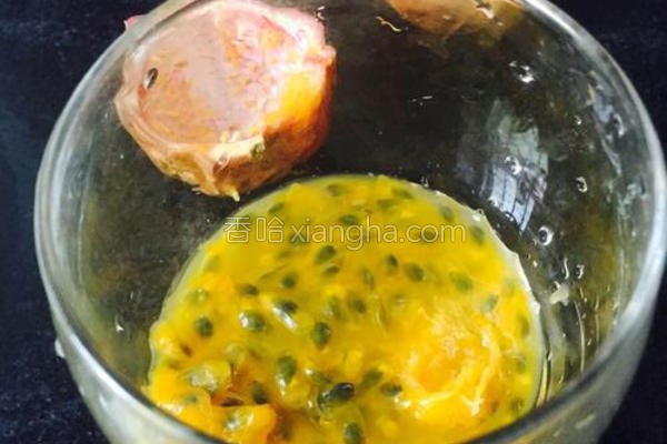 原来百香果有这么多做法,百香果超爽的吃法一整个剥下来