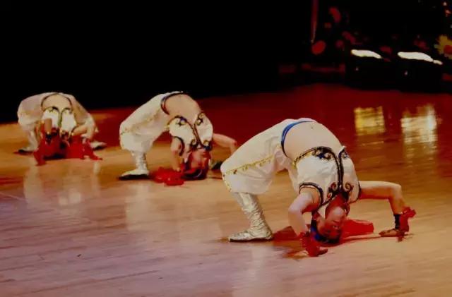 少儿学舞蹈，要跟写作业一样认真