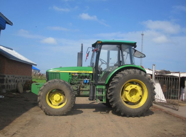 约翰迪尔1204拖拉机多少马力,约翰迪尔1204动力输出分解图