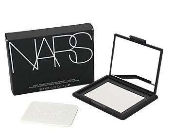 老是爱脱妆,定妆粉散粉哪款好用一点