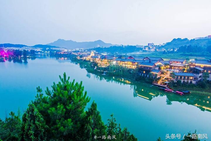 王健林为什么在丹寨建万达小镇,万达王健林与丹寨