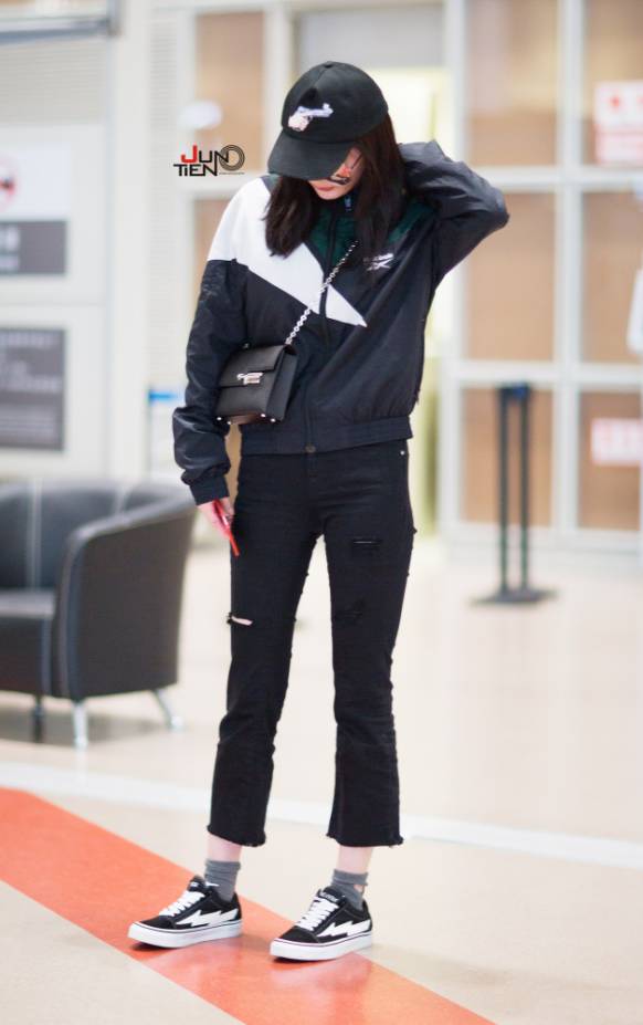 杨幂，金小妹都爱的“假VANS”，为何却有八倍价钱差距？