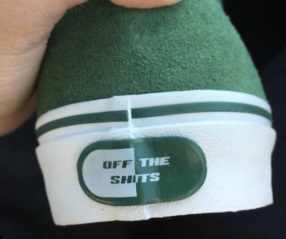 杨幂，金小妹都爱的“假VANS”，为何却有八倍价钱差距？