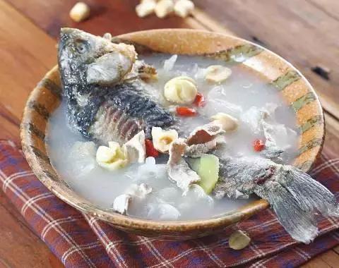 胸闷气短拉肚子失眠,呼吸不顺畅失眠腹泻