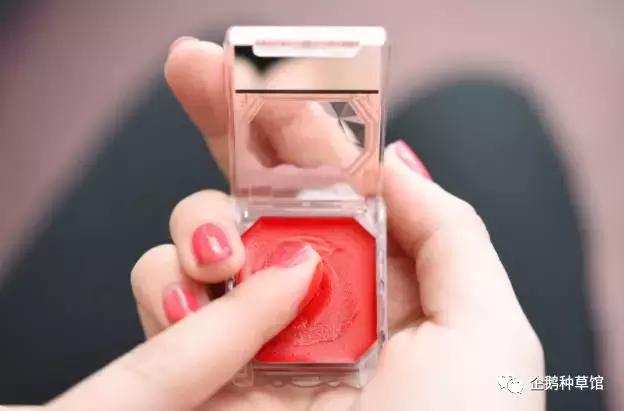 五款好气色腮红一秒妆出元气美肌,腮红怎么用才能显得元气满满的