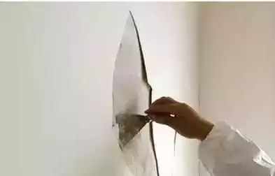 回南天墙壁发霉开裂,墙壁发霉掉皮怎么重新装修