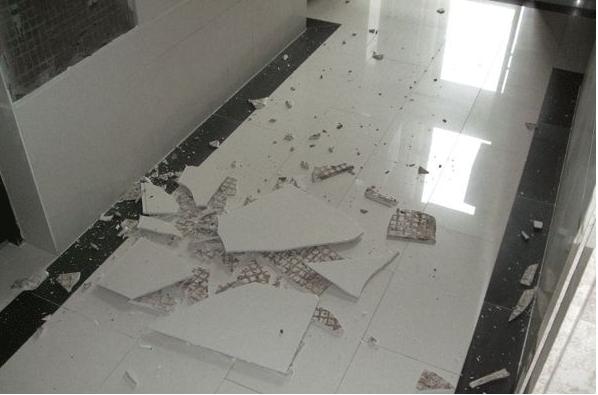 瓷砖潮湿怎么办,南方天气瓷砖潮湿