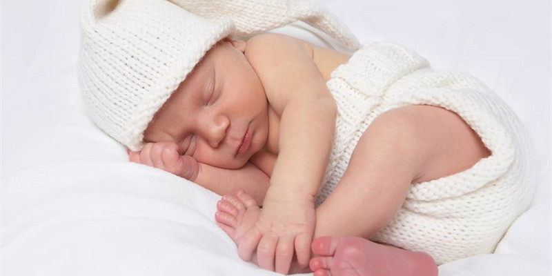 三岁孩子晚上转圈睡觉怎么回事,晚上睡觉不自觉转圈